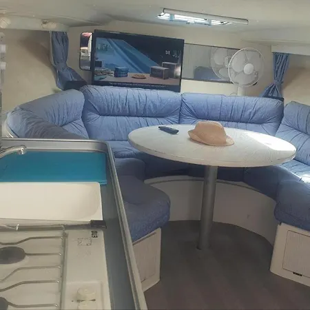 Maison D'Hote De La Mer-Bateau A Quai-Sea Guesthouse66