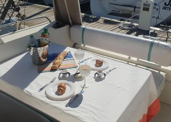 Maison D'hote De La Mer-bateau A Quai-seaguesthouse66 *